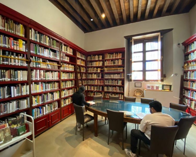 Bibliotecas gastronómicas de México resguardan la memoria culinaria gracias al trabajo de los bibliotecarios