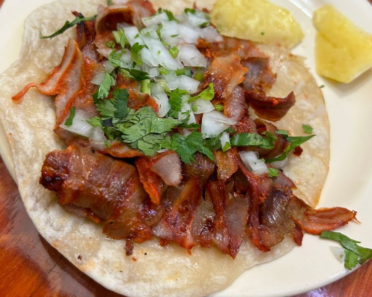 Los Tacolotes, tacos de pastor, suadero y otros antojitos en la Nueva Santa María