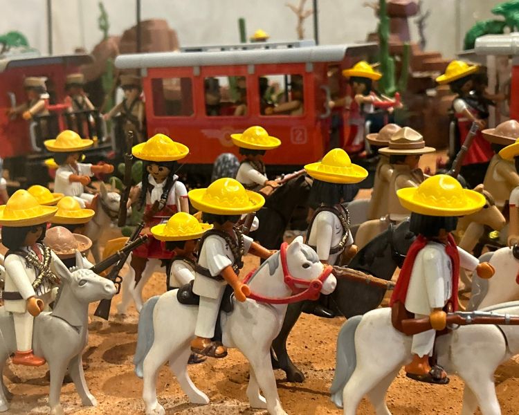 Historia, juguetes y creatividad celebrando la historia y a Playmobil en el Museo de El Carmen