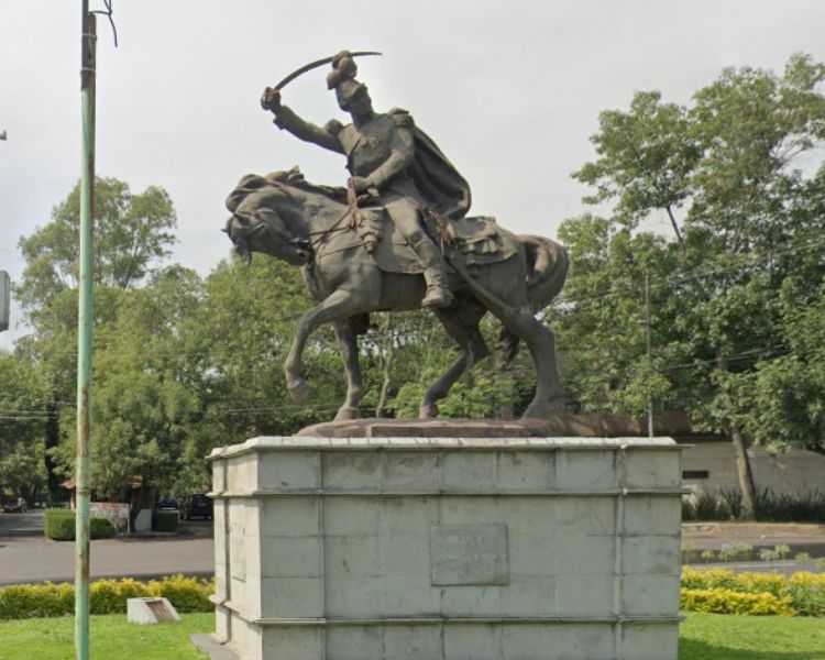 Monumento al Mariscal Antonio José de Sucre, historia y cultura sobre Paseo de la Reform