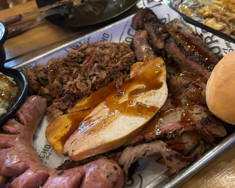 Morocho Smoke & Grill, un paraíso para lxs amantes de la carne ahumada en la Nueva Santa María