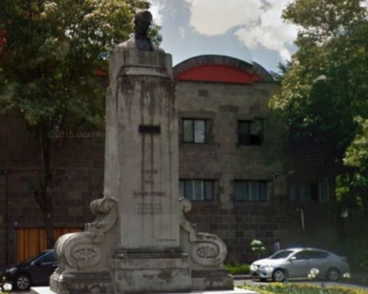 Estatua de Vicente Rocafuerte, un rincón de historia y unidad panamericana en el corazón de Polanco