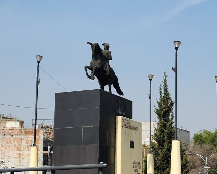 Glorieta del General José de San Martín, Un rincón histórico en el corazón de la CDMX