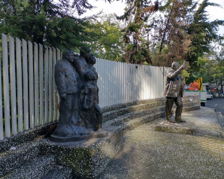 Monumento a Manuel J. Clouthier, recordando al luchador por la democracia mexicana