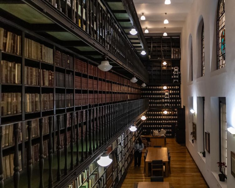 Explora el Antiguo Palacio del Ayuntamiento: un recorrido por 700 años de historia de la Ciudad de México