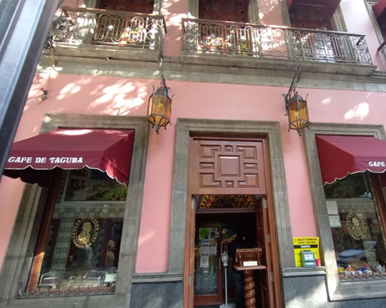 Café de Tacuba, un rincón de historia, gastronomía y misterio en el Centro Histórico