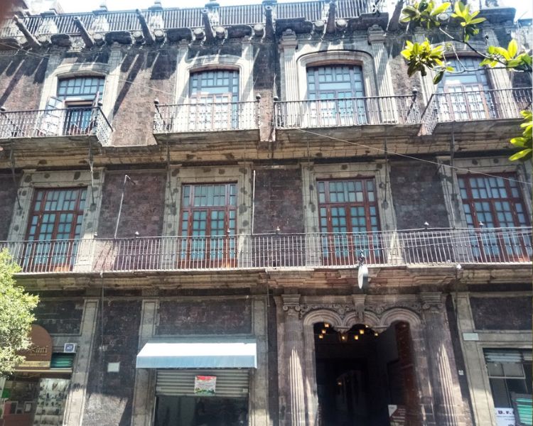 Casa del Conde de la Torre Cosío, historia, leyendas y un toque de misterio en el Centro Histórico