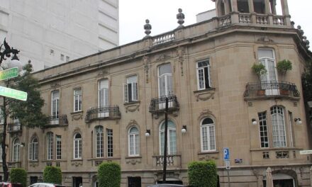 Edificio Balmori, un ícono arquitectónico que reinventa la historia en la Roma