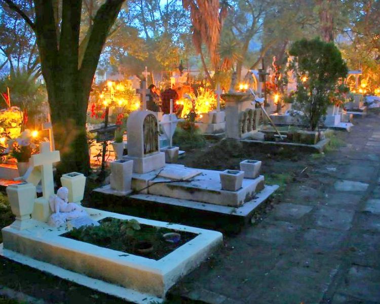 Panteón Xilotepec, un rincón de tradición y misterio en Xochimilco