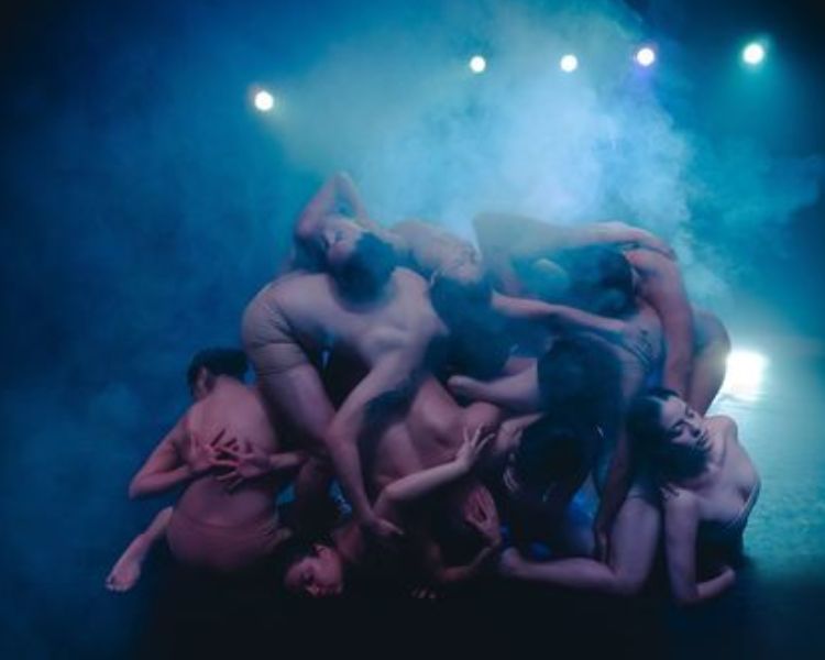 Te juro, Juana, que tengo ganas: homenaje teatral a Emilio Carballido en el Teatro del Bosque