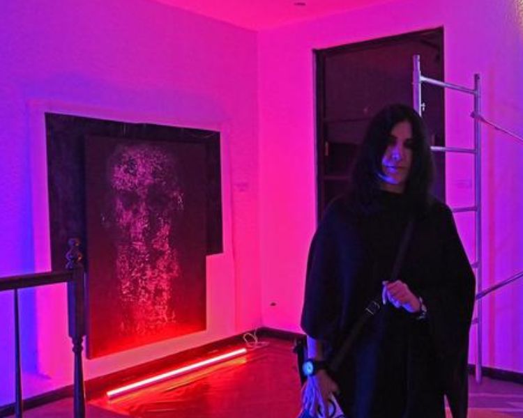 Descubre el video mapping y la instalación de Aida Petit en homenaje a Alejo Carpentier en el Salón de la Plástica Mexicana