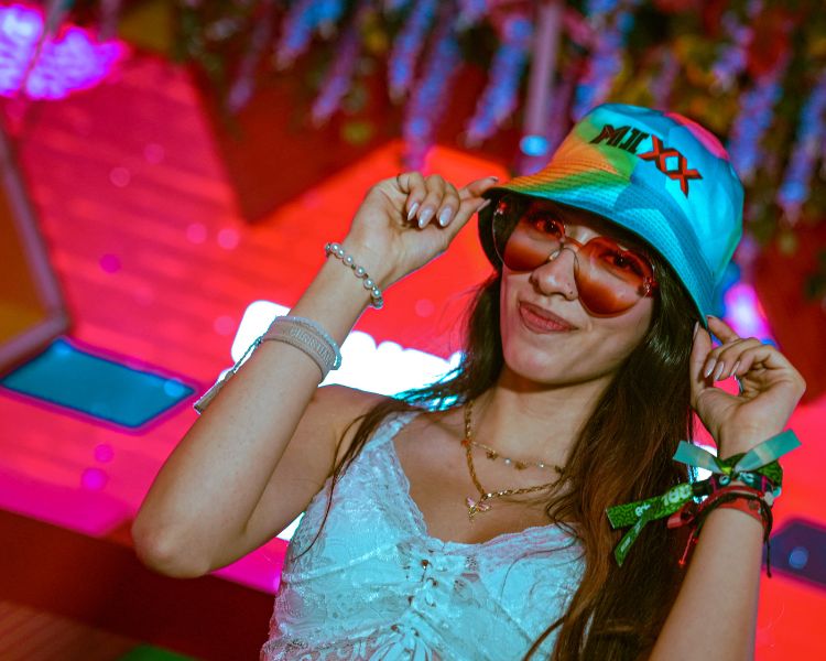 EDC México 2025: Escenarios, experiencias y sorpresas imperdibles con Dos Equis