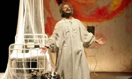 Ícaro: Un viaje teatral que transciende fronteras – la Obra de Daniele Finzi Pasca llega al Teatro de la Ciudad Esperanza Iris