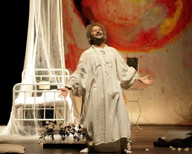 Ícaro: Un viaje teatral que transciende fronteras – la Obra de Daniele Finzi Pasca llega al Teatro de la Ciudad Esperanza Iris