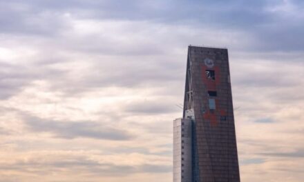 Torre Insignia o Torre Banobras, un titán que vigila el norte de CDMX desde Tlatelolco