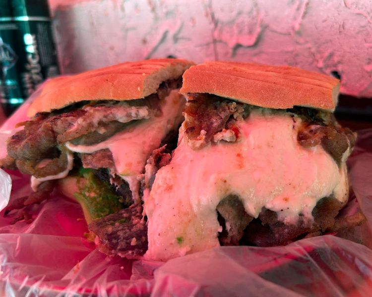 Tortas Suizas, tortas para las y los amantes del queso en la Nápoles
