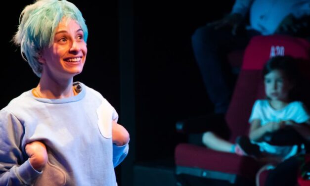 Toto y Pez, teatro infantil sobre la inclusión y la valentía de ser unx mismx en el Teatro Helénico