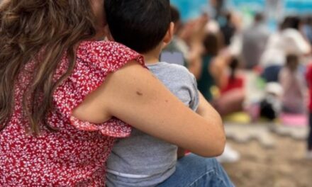 Curso gratuito sobre arte y primera infancia con Alas y Raíces: aprende a crear vínculos a través de los lenguajes artísticos