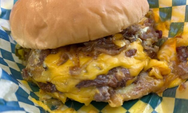 Chipus Burger, un paraíso de smash burgers en la Colonia Juárez