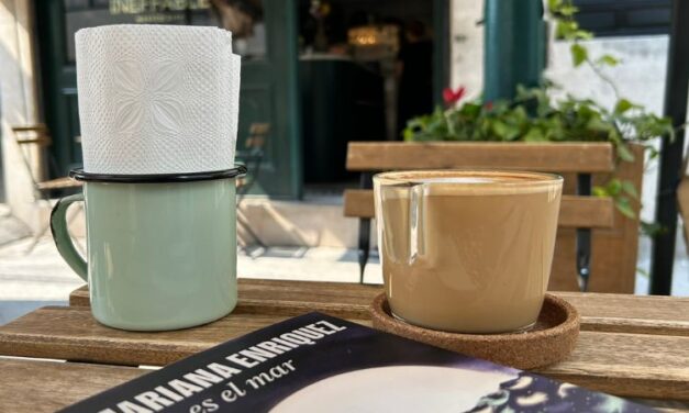 Ineffable, café, postres y desayunos tan ricos que no pueden ser descritos con palabras en la Nápoles