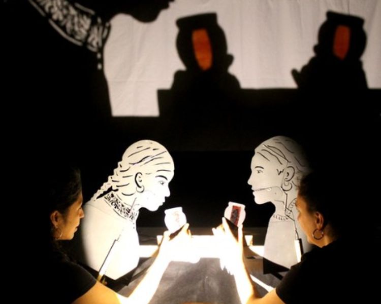 Chipotle Teatro: La compañía que transforma historias en sombras