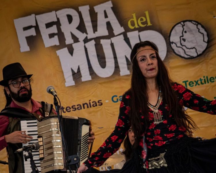 La Feria del Mundo convierte el Centro Histórico en un viaje por más de 40 países para esta Navidad