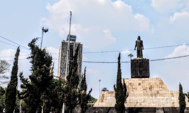 Glorieta de Cuitláhuac, un Monumento a la Historia Mexicana en Paseo de la Reforma