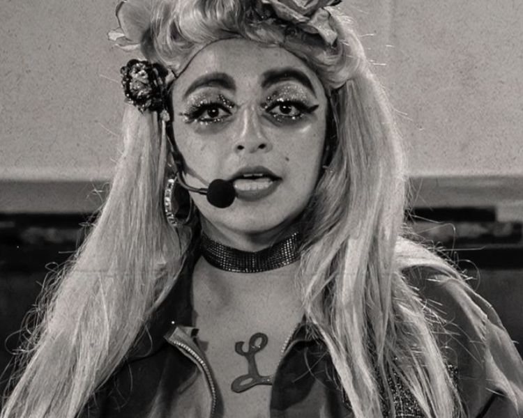 Las Mujeres Facturan: TEDTalk Cabaretera, una sátira feminista que te hará reír y reflexionar sobre el éxito y las expectativas en La Teatrería