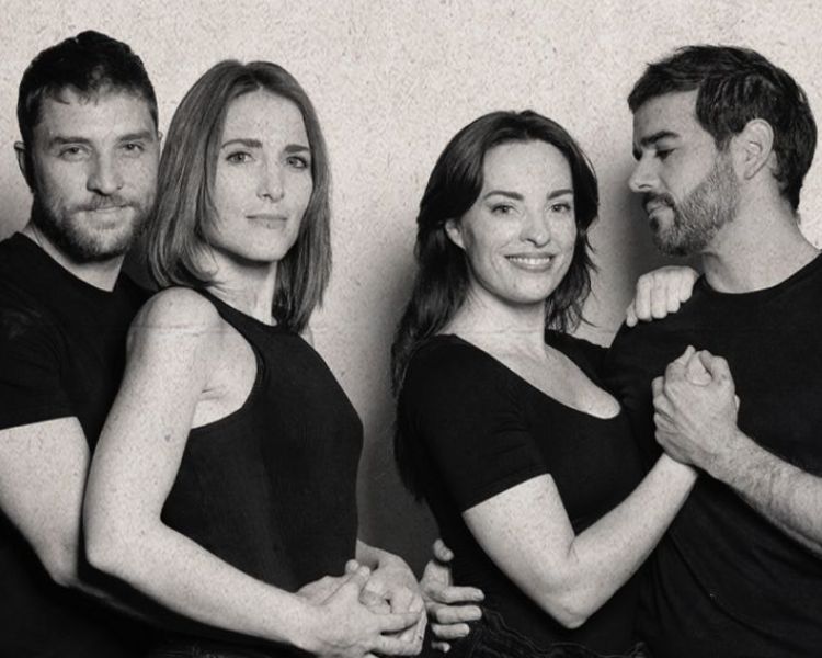 Los Vecinos de Arriba: Una comedia audaz sobre relaciones, deseos y los límites de la intimidad en La Teatrería