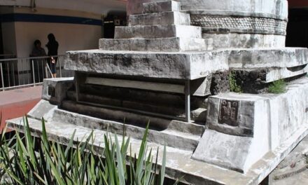 Metro Pino Suárez, revolución y dioses prehispánicos en el Centro Histórico