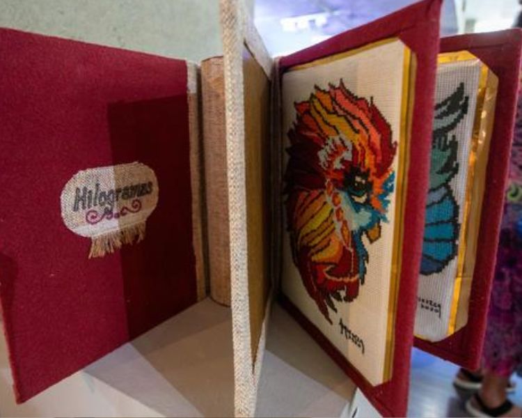 Otras formas de leer: libros alternativos invaden la Biblioteca Vasconcelos