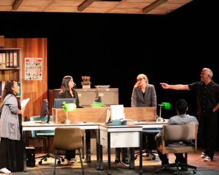 Parásitos: Una Comedia de Improvisación que ‘Invade’ el Teatro del Centro Cultural del Bosque