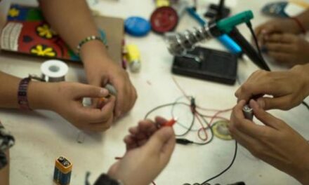 Talleres de Inteligencia Artificial para Niños: ¡Explora el Futuro en el Laboratorio Arte Alameda!