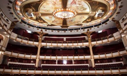 107 Años de Historia: Celebra el Aniversario del Teatro Esperanza Iris con la Proyección Gratuita de “Noches de Gloria”