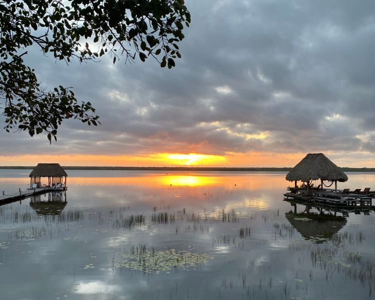 Bacalar, un paraíso con la laguna de los siete colores en Quintana Roo