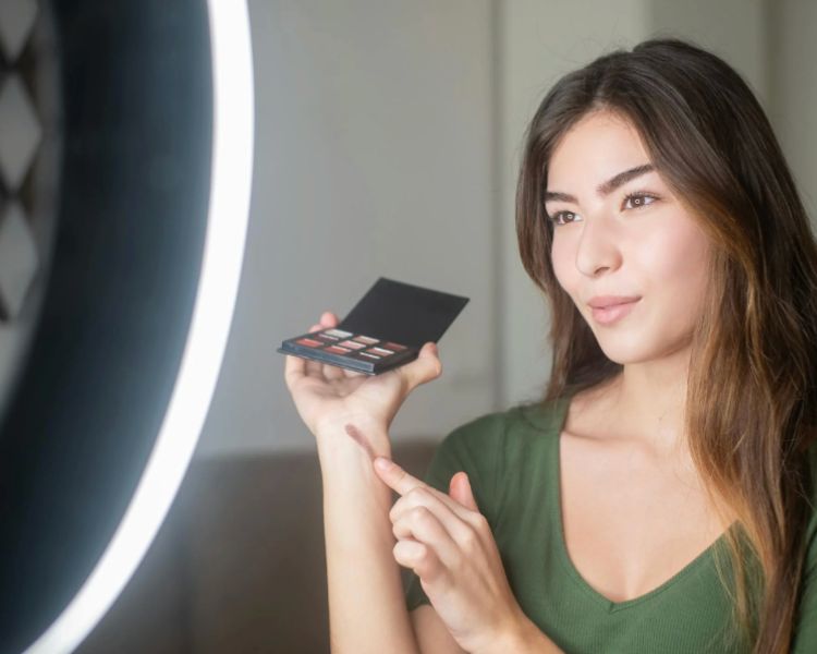 Dream Fractals y Beauty Month en Plaza Satélite, en mayo la belleza, el arte y el bienestar llegan para vivir una experiencia única