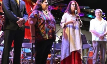 Estela Leñero Franco recibe el Premio Nacional de Dramaturgia Juan Ruiz de Alarcón 2025 en Taxco