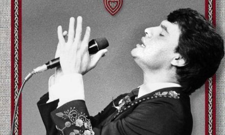Juan Gabriel regresa con “Me nace del corazón”: una joya inédita del Divo de Juárez que vuelve a emocionar