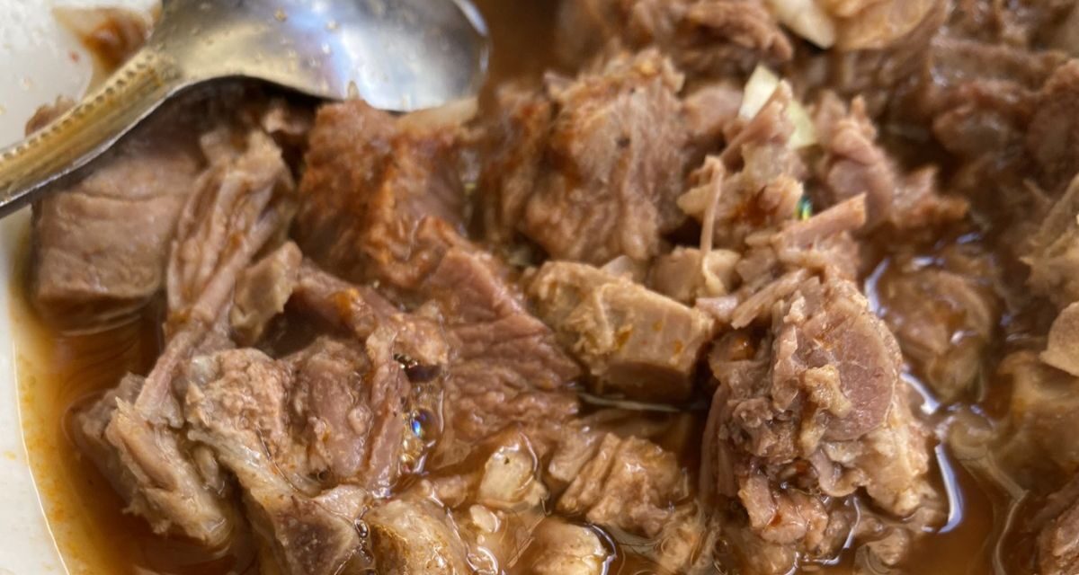 La Perla Tapatía, birria con sabor a Jalisco en Metro Bondojito / Mercado de Río Blanco