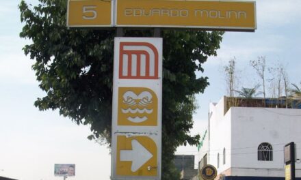 Metro Eduardo Molina, entre historia hidráulica y arte mural