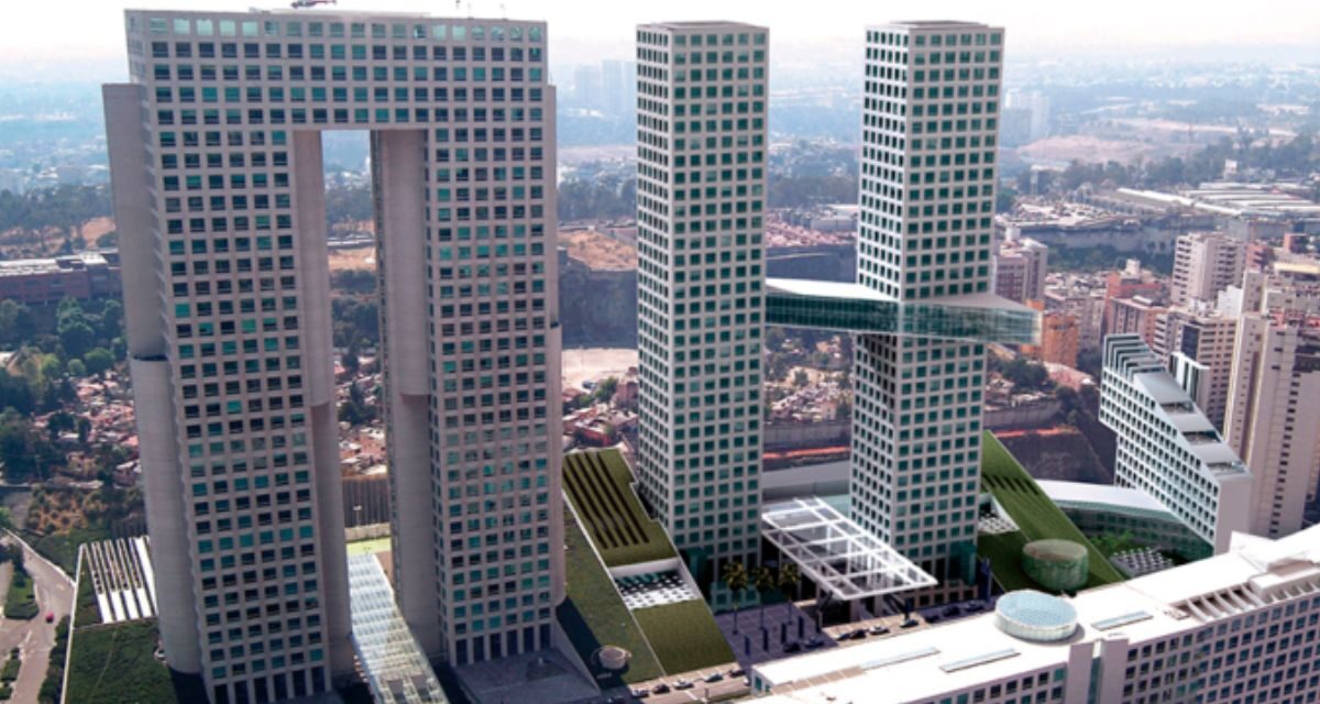 Torre Arcos Bosques I, el Pantalón que revolucionó el skyline de la Ciudad de México