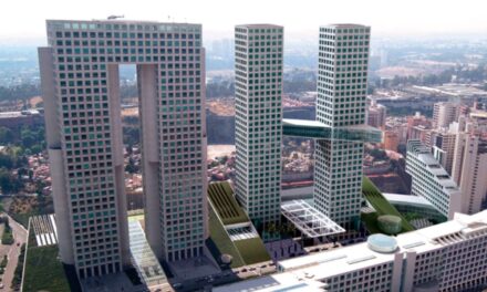 Torre Arcos Bosques I, el Pantalón que revolucionó el skyline de la Ciudad de México