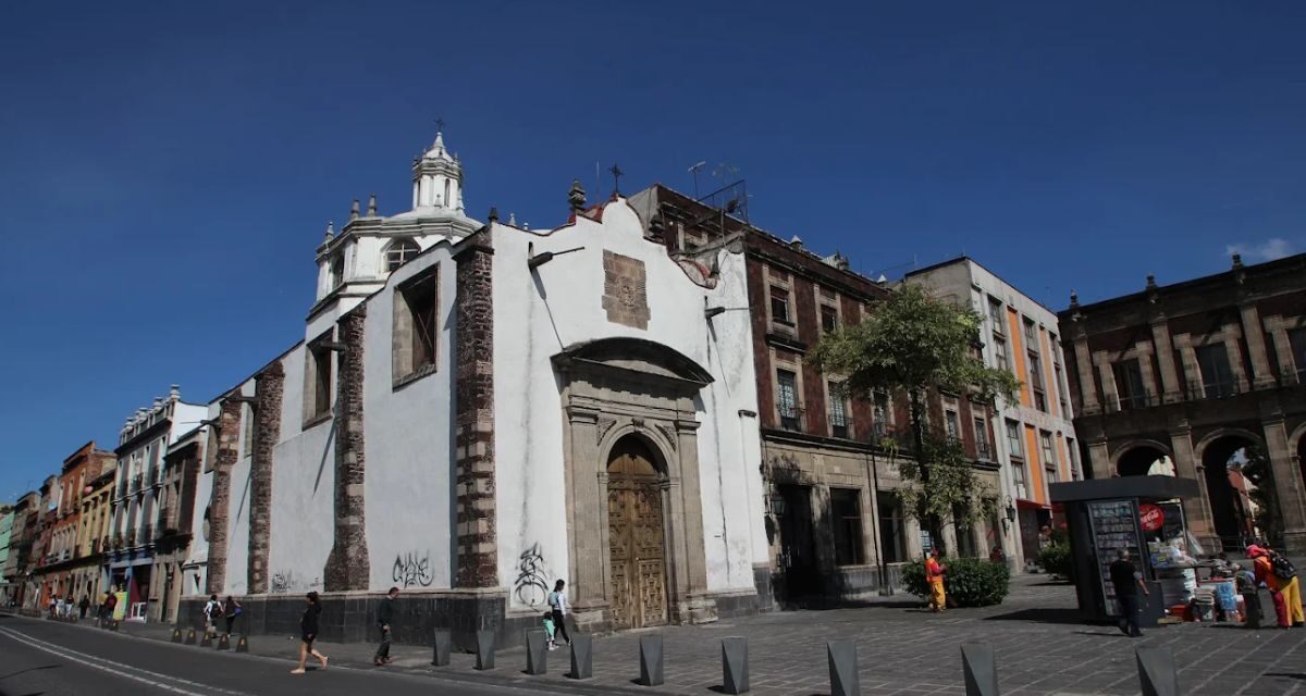 Capilla del Señor de la Expiración, una discreta joya de arquitectura e historia en la Plaza de Santo Domingo (Centro Histórico)