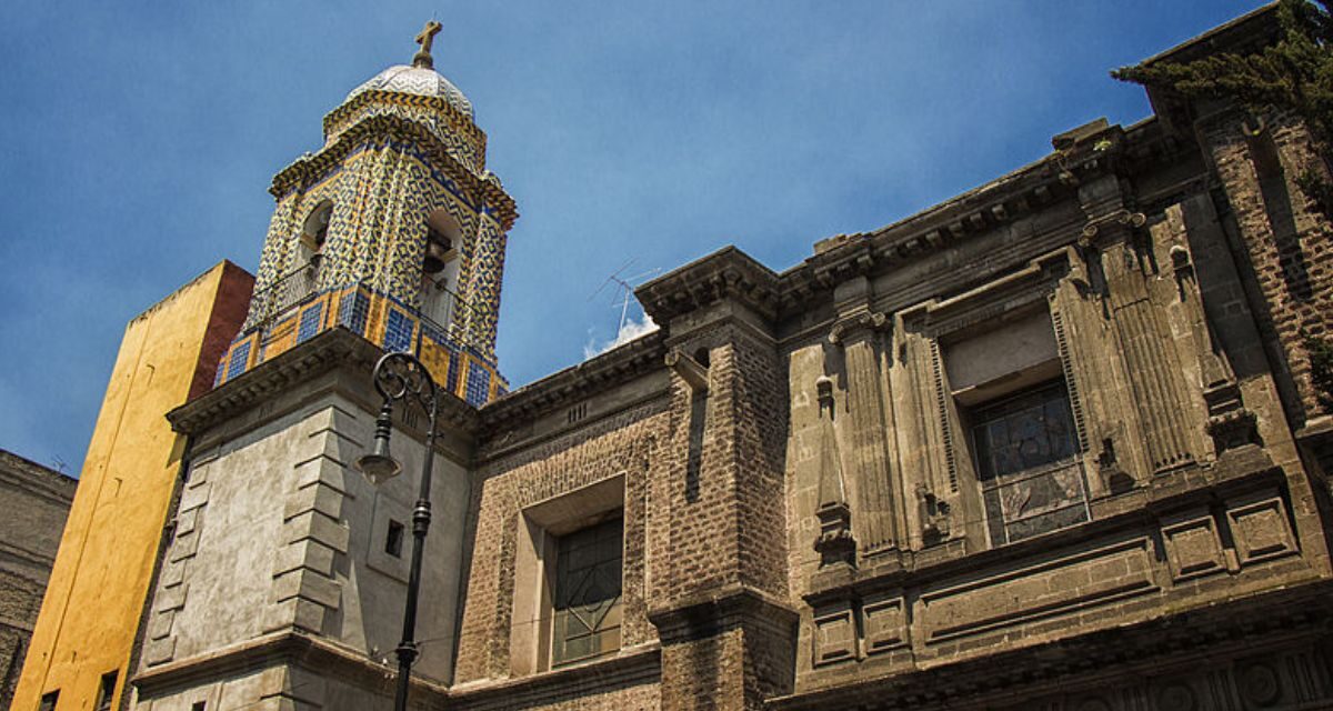 Catedral de Nuestra Señora de Valvanera, un lugar de historia, fe y un campanario de azulejos en el Centro Histórico