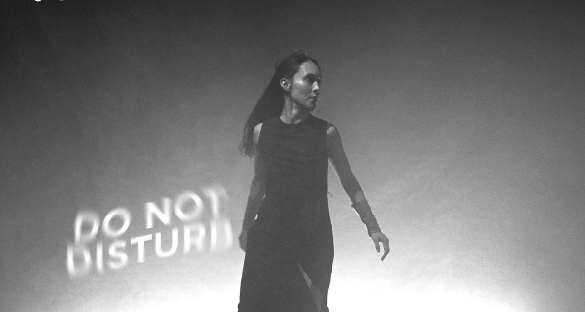 Disforia: una experiencia de teatro-danza inmersiva que confronta tu verdad en Un Teatro
