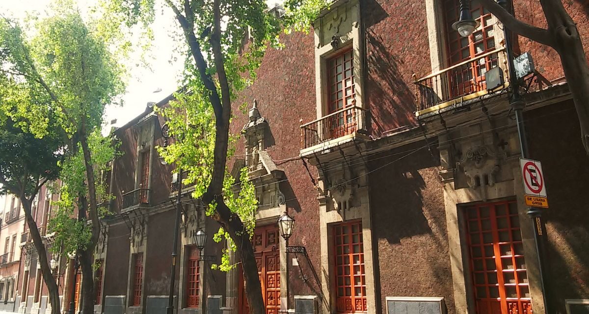 Hospital del Divino Salvador, locura, caridad y piedra viva en Donceles (Centro Histórico)