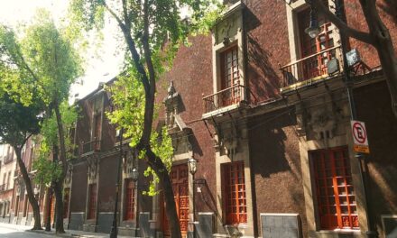 Hospital del Divino Salvador, locura, caridad y piedra viva en Donceles (Centro Histórico)