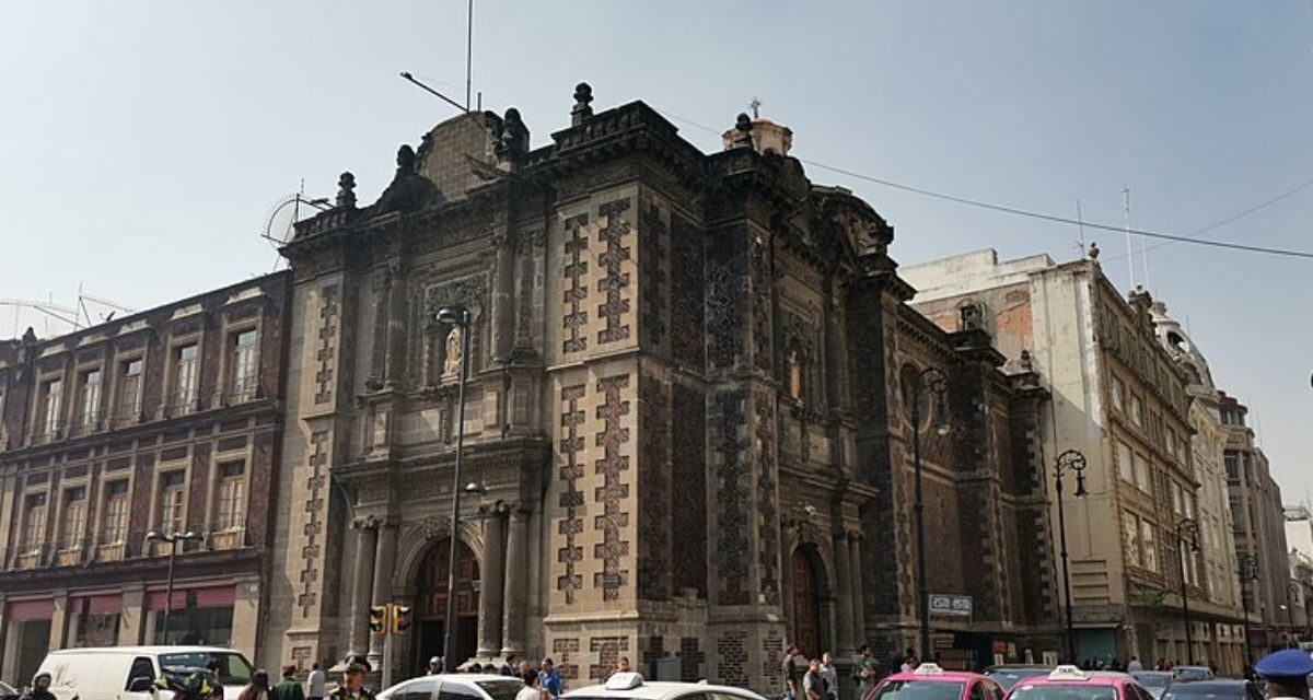 Iglesia de San Bernardo, una discreta la joya arquitectónica e histórica en el Centro Histórico