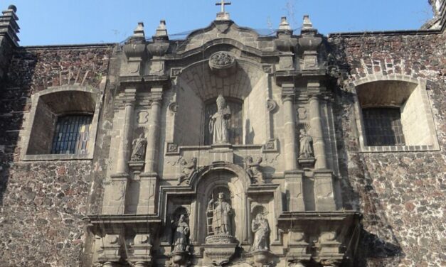 Iglesia de San Lorenzo, una joya escondida entre vitrales, historia y trabajo en el Centro Histórico