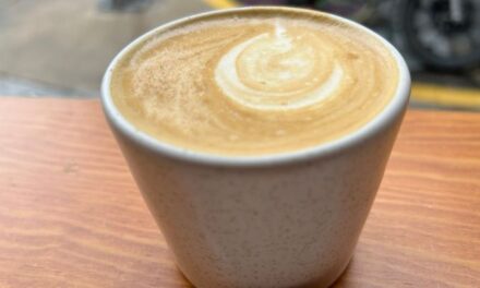 La primera cafetería del mundo, un viaje de Estambul al origen de la cultura del café